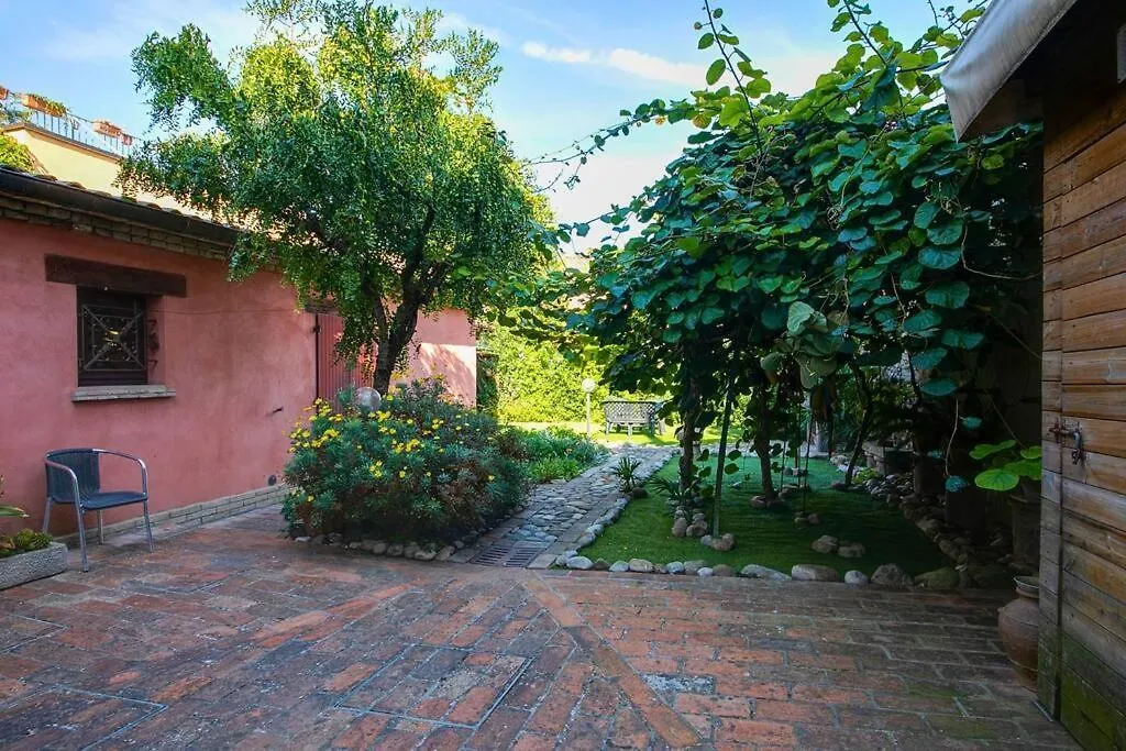 Villa Maison Anna - Relax In Casa Indipendente Con Giardino In Centro E Free Parking à Rimini 0*,  Italie