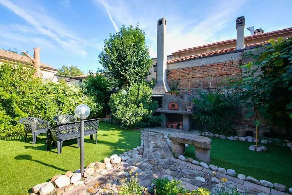 Villa Maison Anna - Relax In Casa Indipendente Con Giardino In Centro E Free Parking à Rimini 0*,